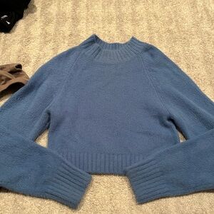Urban cropped sweater